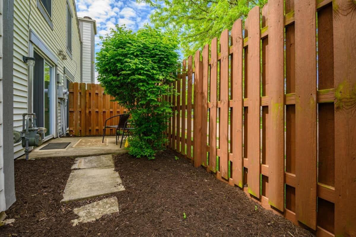 Family Friendly And Quite 2 Bedroom Condo Close To Fun Fort Wayne Eksteriør billede