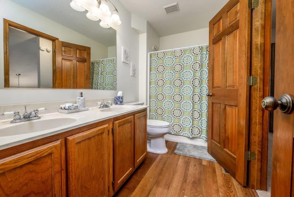 Family Friendly And Quite 2 Bedroom Condo Close To Fun Fort Wayne Eksteriør billede