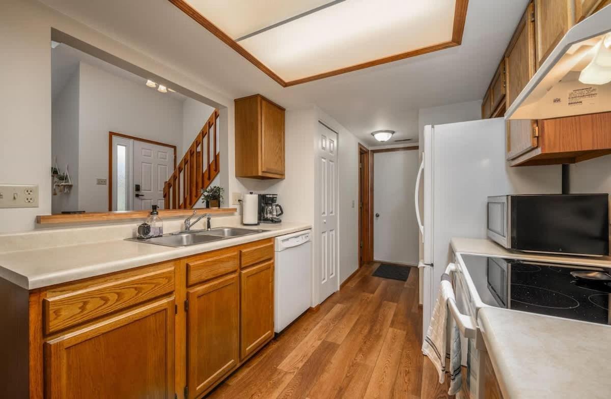 Family Friendly And Quite 2 Bedroom Condo Close To Fun Fort Wayne Eksteriør billede