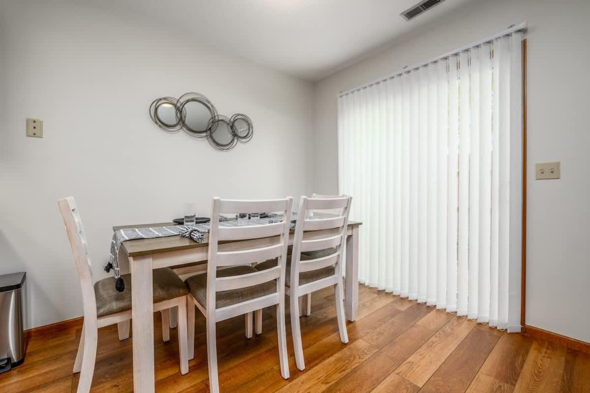 Family Friendly And Quite 2 Bedroom Condo Close To Fun Fort Wayne Eksteriør billede