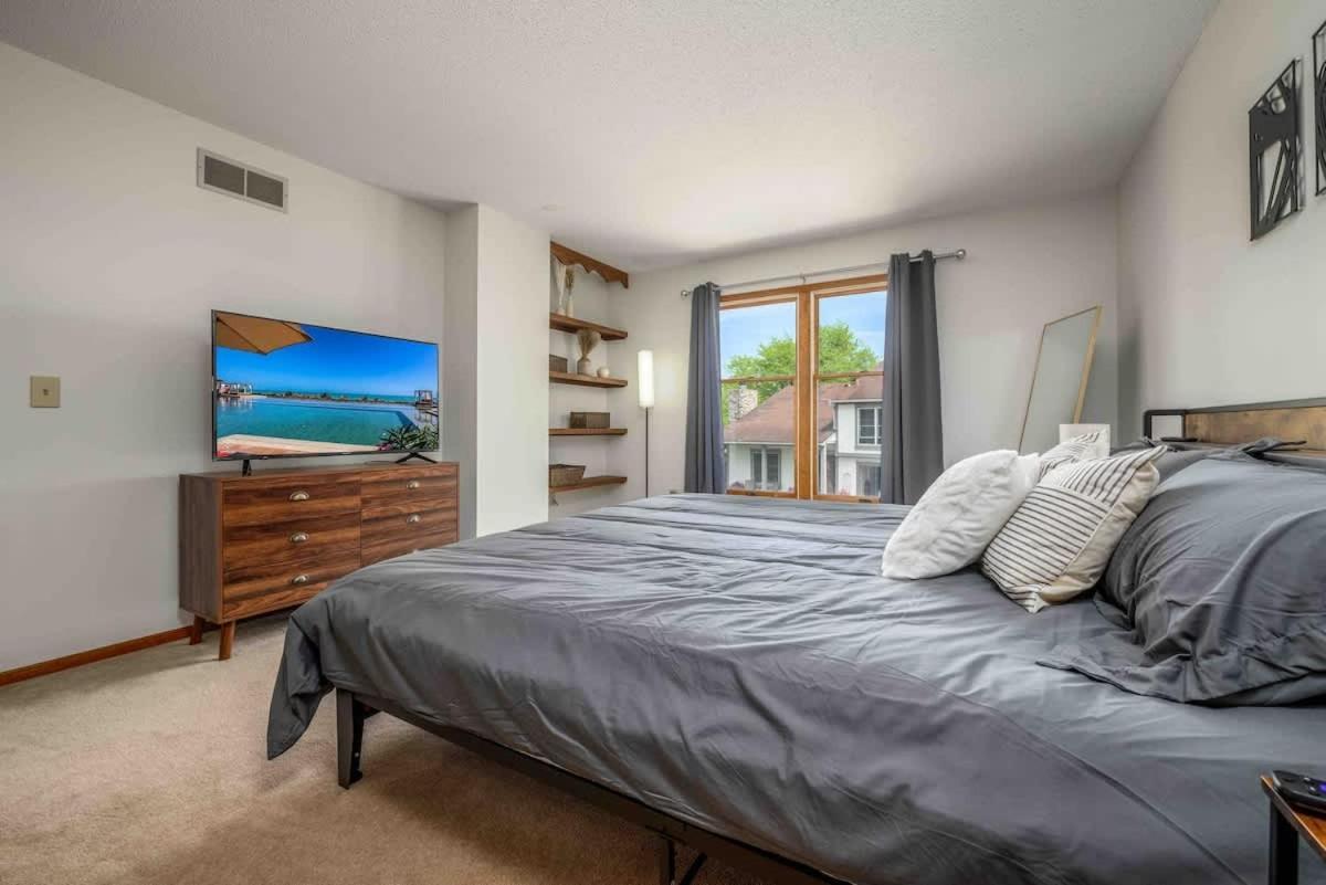 Family Friendly And Quite 2 Bedroom Condo Close To Fun Fort Wayne Eksteriør billede
