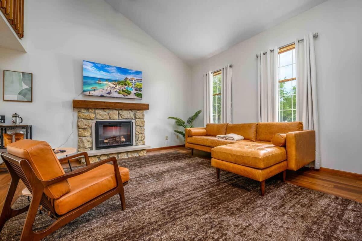 Family Friendly And Quite 2 Bedroom Condo Close To Fun Fort Wayne Eksteriør billede